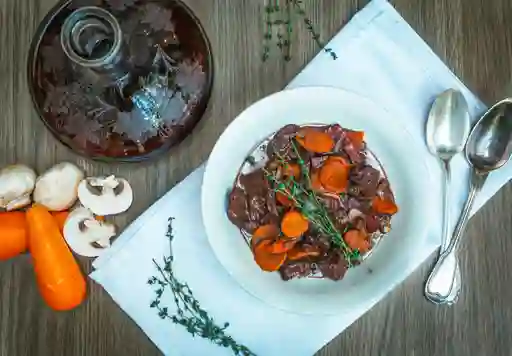 Estofado de Lomo (Beuf Bourguignon)