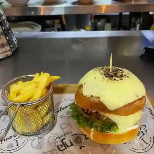 Hamburguesa Tres Quesos