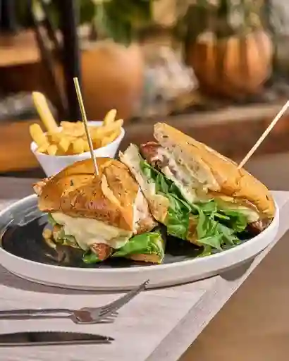 Sándwich Jamón y Queso