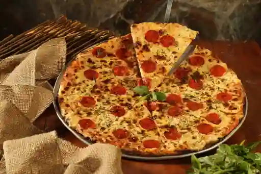 Pizza Tres Carnes