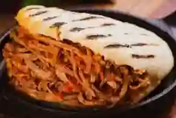 Arepa de Carne Desmechada