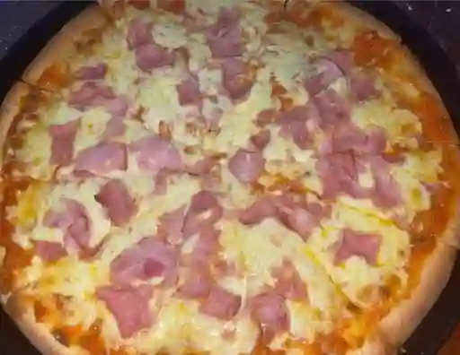 Pizza Jamón y Queso