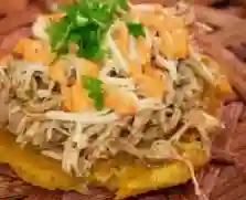 Maduro con Pollo Desmechado