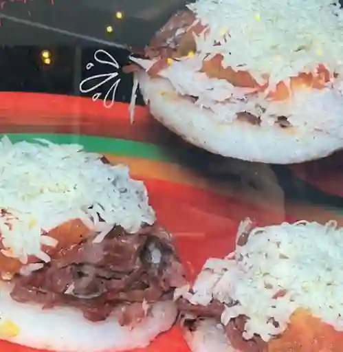 Arepa con Queso y Hogao X 3 Unidades
