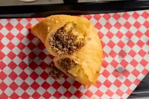 Empanada Carne Molida con Papa