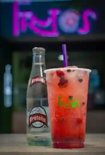 Soda Frutos Rojos 22 Oz