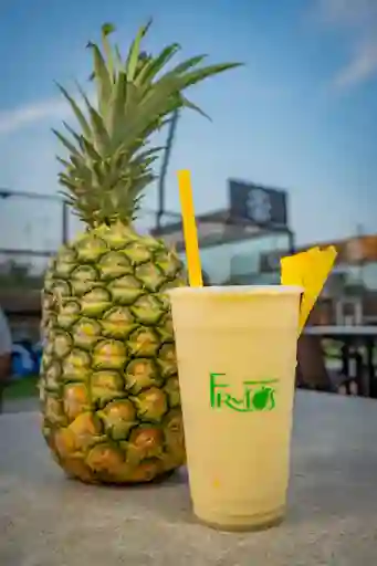 Batido Piña Colada 22 Oz