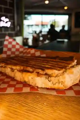 Sándwich Jamón y Queso