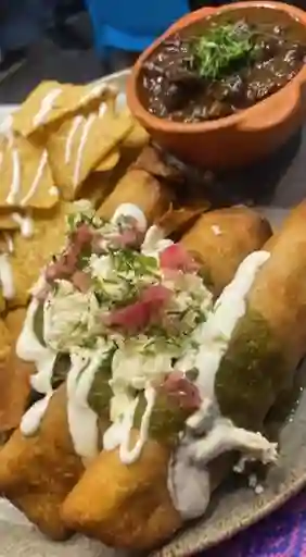 Flautas Oaxaqueñas