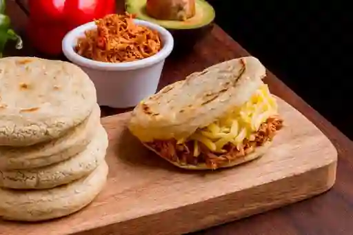 Arepa Rellena de Pollo