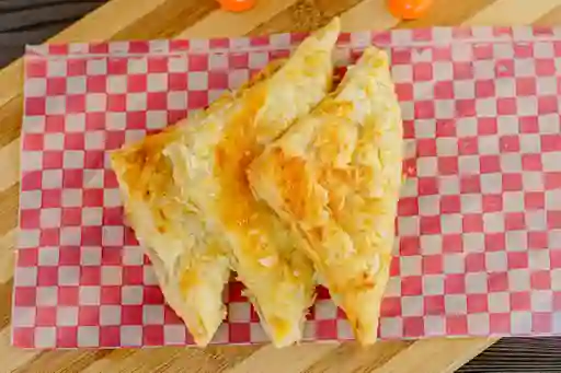 Pastel de Hojaldre Jamón y Queso