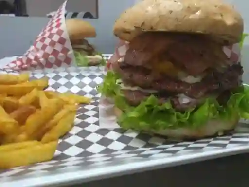 Hamburguesa Especial Doble Carne en Combo