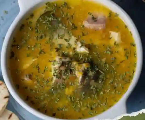 Medio Consomé de Pescado