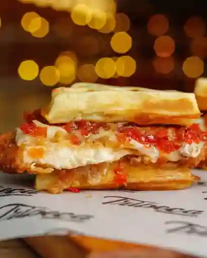 Sándwich Chicken Waffle