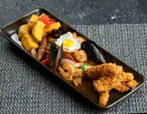 Tallarín Saltado de Mariscos