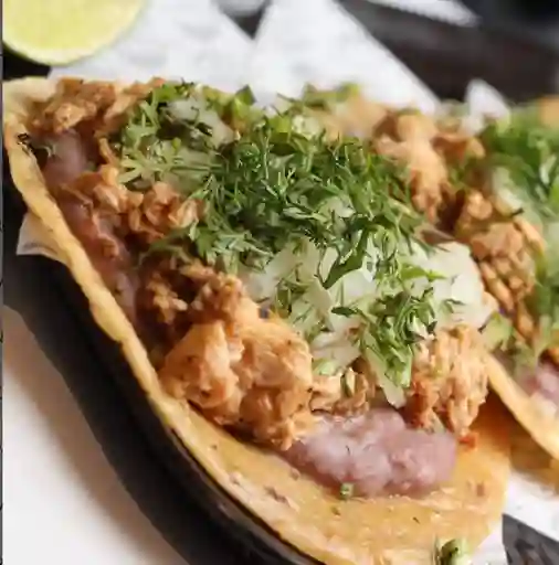 Taco de Tinga de Pollo