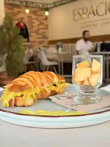 Croissant Omelette