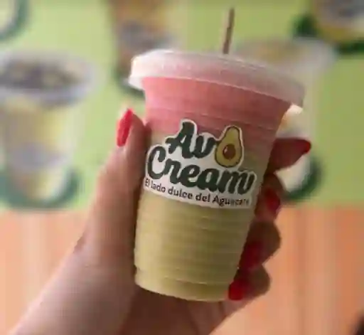 Helado de Aguacate con Mora
