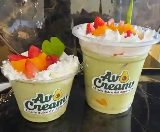 Snack Cremoso de Aguacate con Fruta
