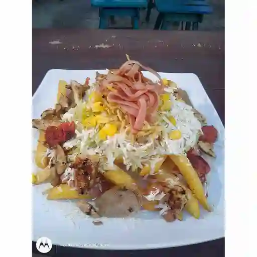 Salchipapa Mixta