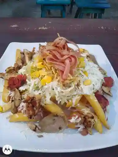 Salchipapa Personal Cundi