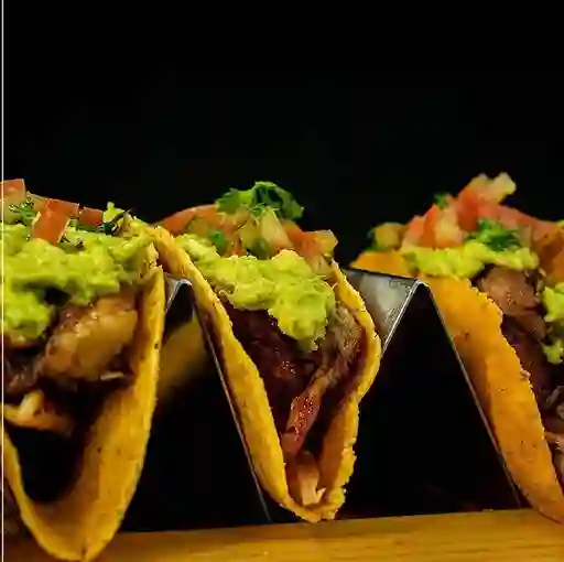 Tacos con Carne al Pastor