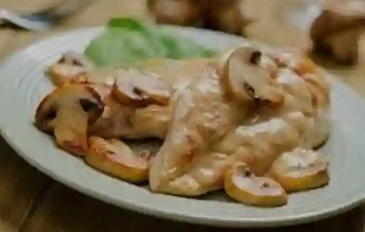 Pechuga en Salsa de Champiñones