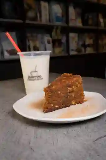 Combo 1 Limonada de Coco 1 Torta de Temporada