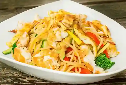 Spaguetti con Pollo Al Wok