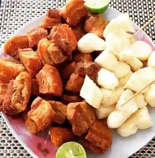 Chicharrón Porcion Familiar 4 Personas