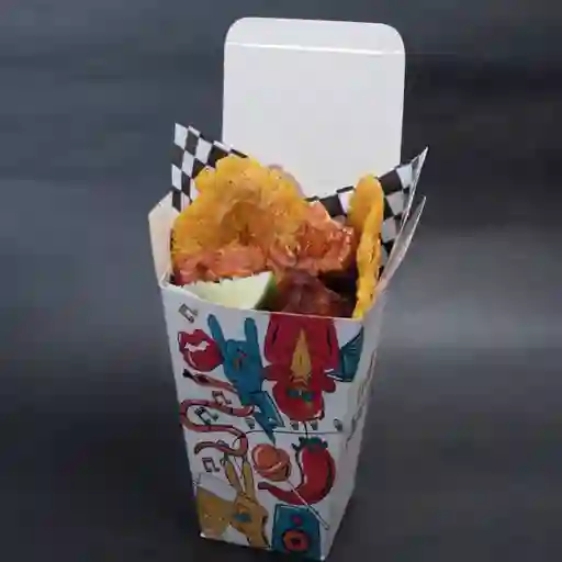 Caja de Chicharrón con Patacón