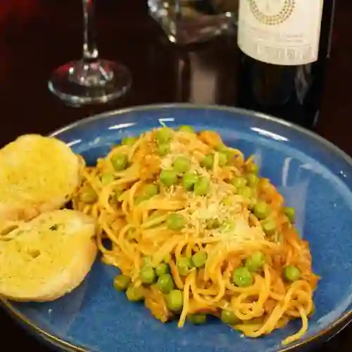 Pasta En  Salsa Piamintesa