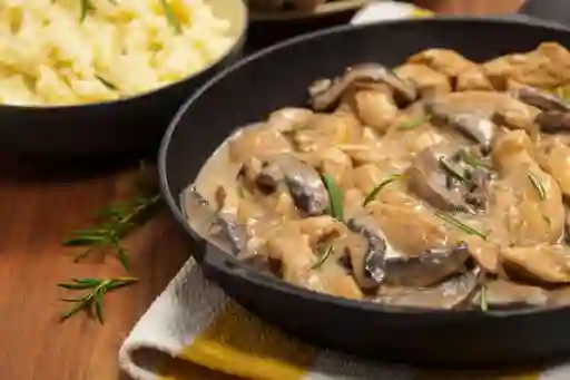 Pechuga en Salsa de Champiñones
