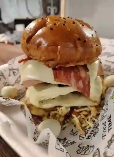 Burger Criolla en Pan Entera