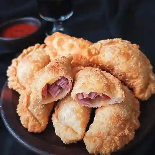 Empanada Peperoni