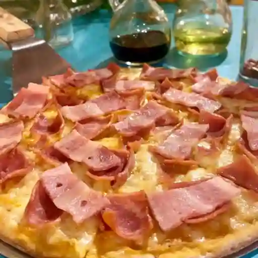 Pizza Jamón y Tocineta