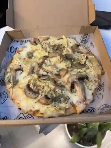 Pizza Pollo con Champiñones