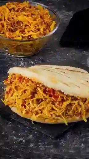 Arepa Mixta Carne Y Chicharron