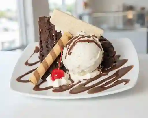 Brownie con helado