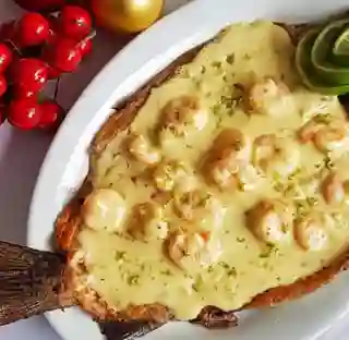 Trucha con Salsa de Camarones