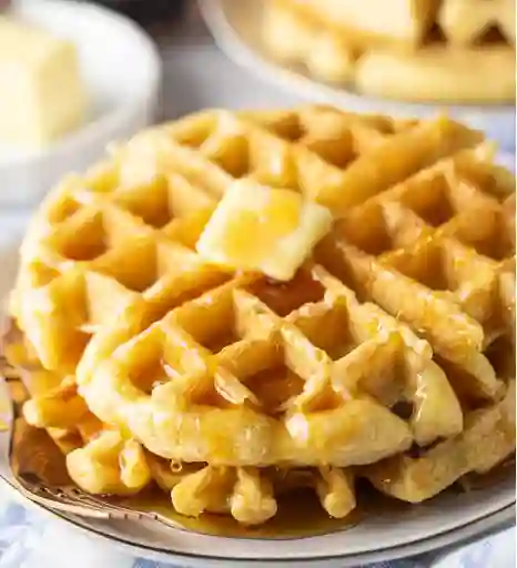 Waffle con Huevos y Tocineta