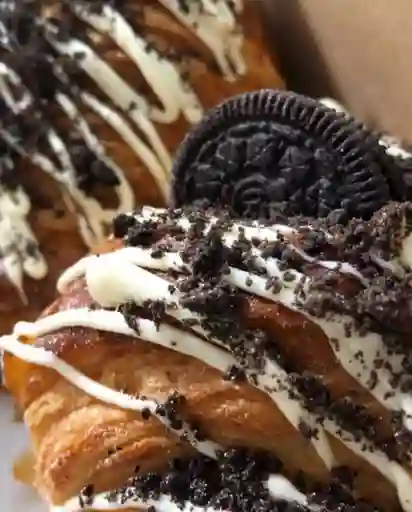 Croissant de oreo y chocolate blanco