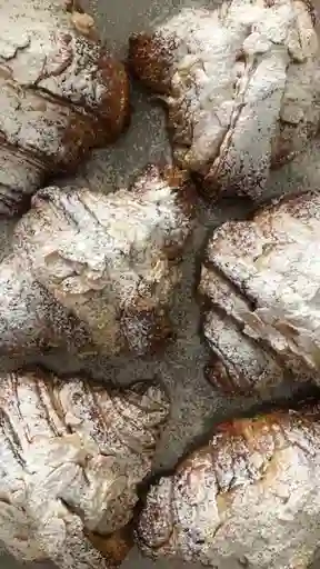Croissant de almendras x 3und