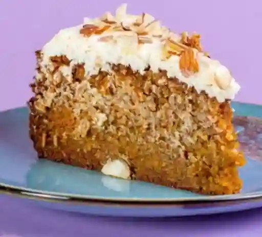 Porción de torta zanahoria