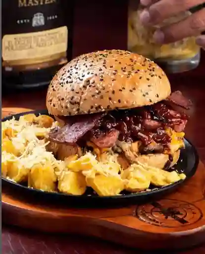 Porcheta Burger Papas Criollas