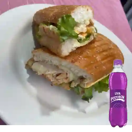 Combo Sándwich de Pollo + Postobón Uva 400 ml