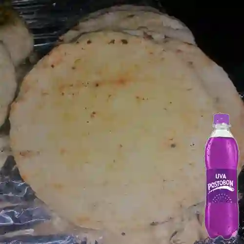 Combo Arepa de Quesillo Pequeña + Uva 400 ml