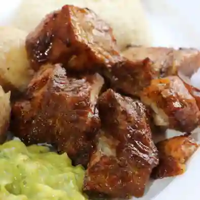 Almuerzo con Costilla de Cerdo