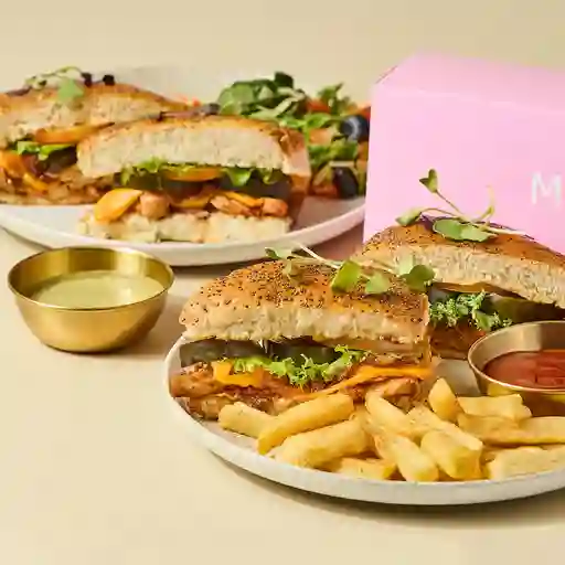 2 Sanduches de pollo bbq