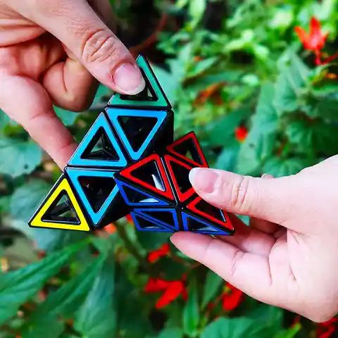 Recent Toys Juego de Destreza Pyraminx Rompecabezas Hollow